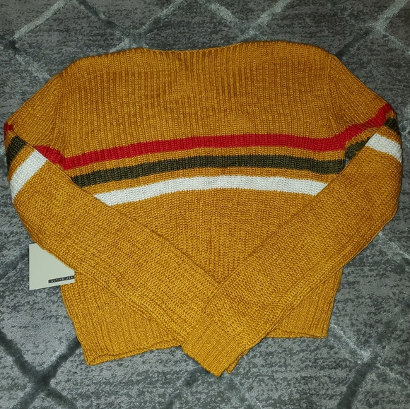 NWT Knit Sweater - Picture 3 of 3
